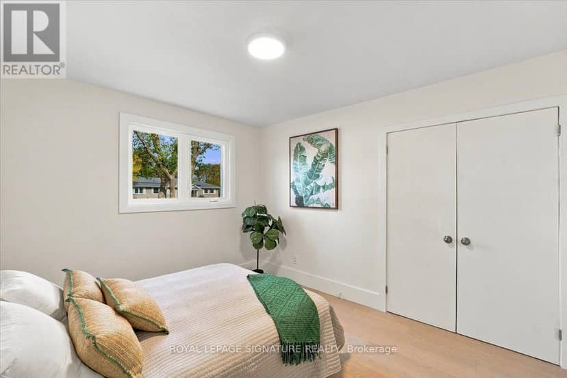 7 Parkside Drive — photo 11 of 33