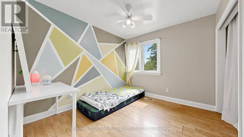 20 Southwood Crescent — photo 27 of 40