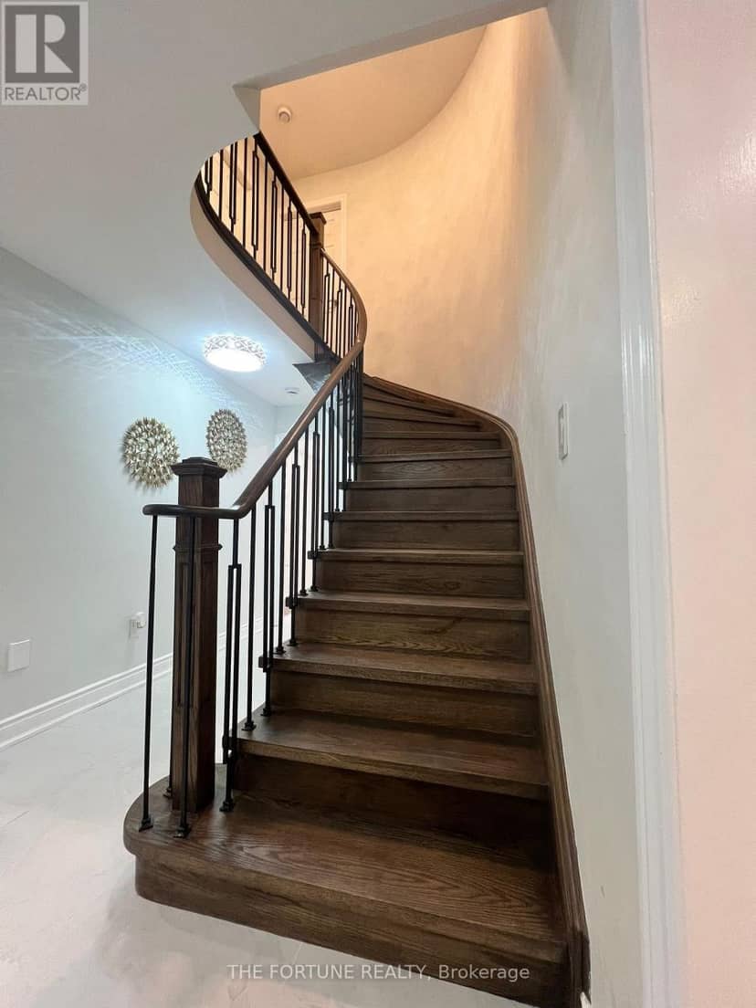 20 Grace Crescent — photo 18 of 36