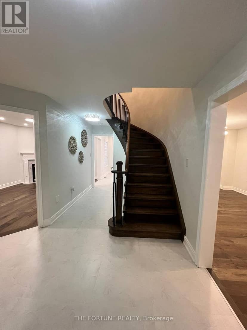 20 Grace Crescent, Barrie, photo 3