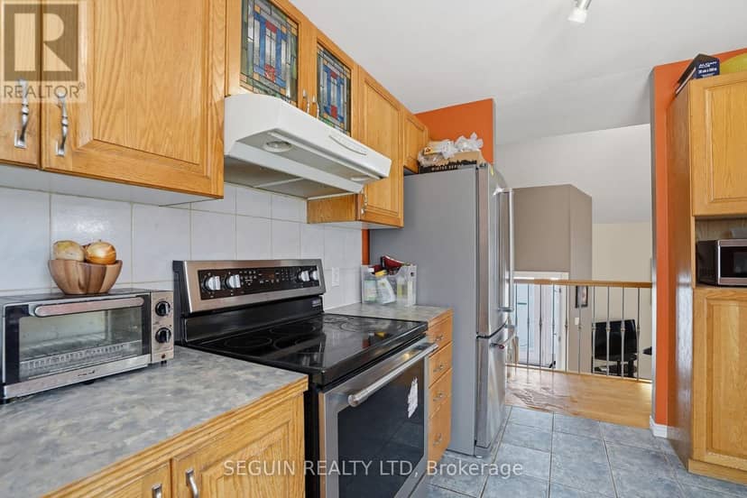650 Berthiaume Street — photo 16 of 31