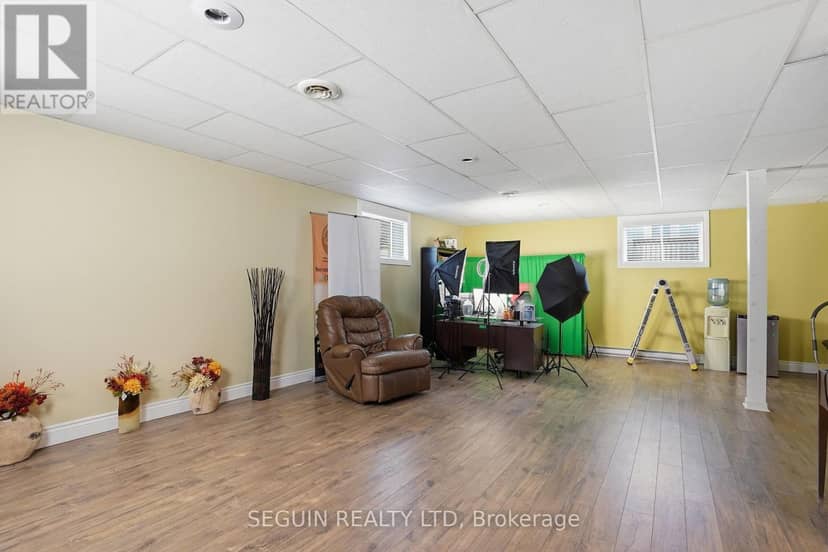 650 Berthiaume Street — photo 24 of 31