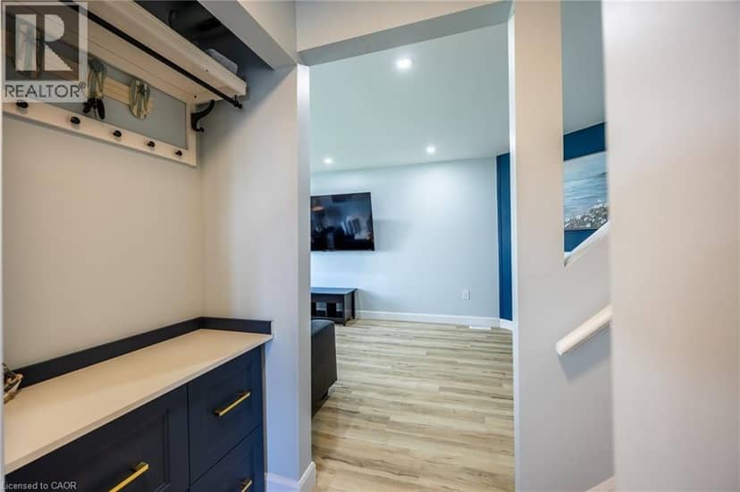 14 NEW LAKESHORE Road Unit# 17 — photo 15 of 33