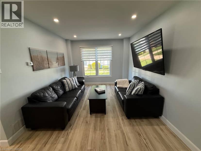 14 NEW LAKESHORE Road Unit# 17 — photo 16 of 33