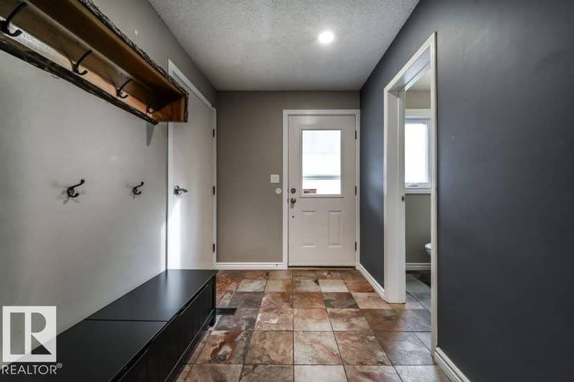 3815 36 AV NW — photo 33 of 40