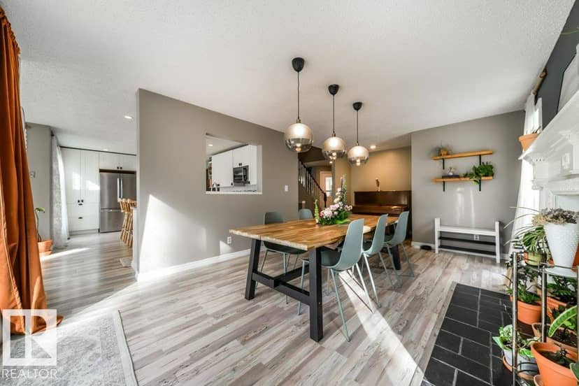 3815 36 AV NW — photo 12 of 40