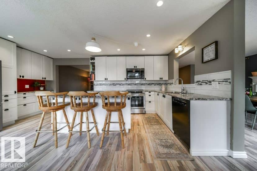 3815 36 AV NW — photo 25 of 40