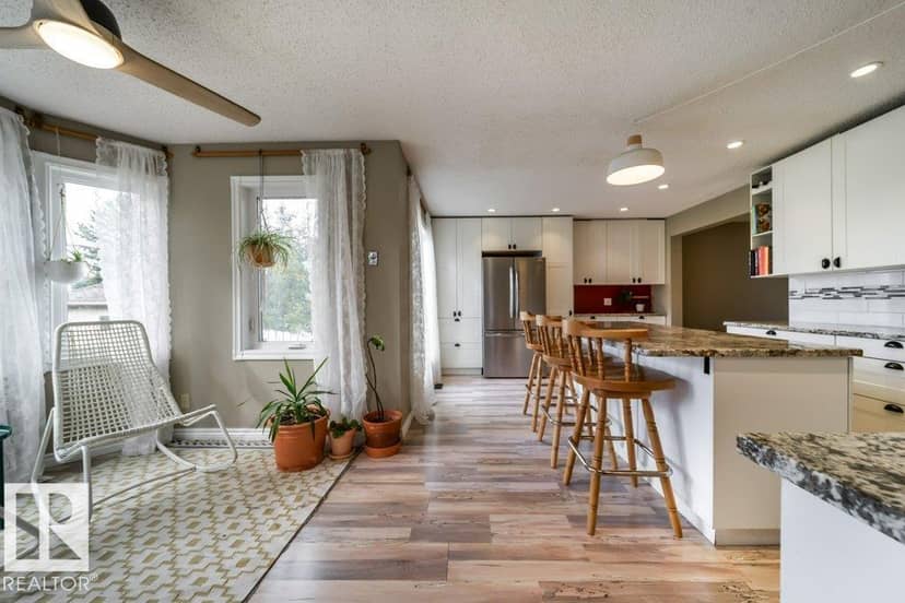 3815 36 AV NW — photo 26 of 40