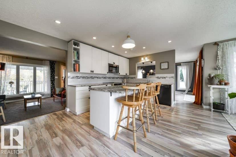 3815 36 AV NW — photo 24 of 40