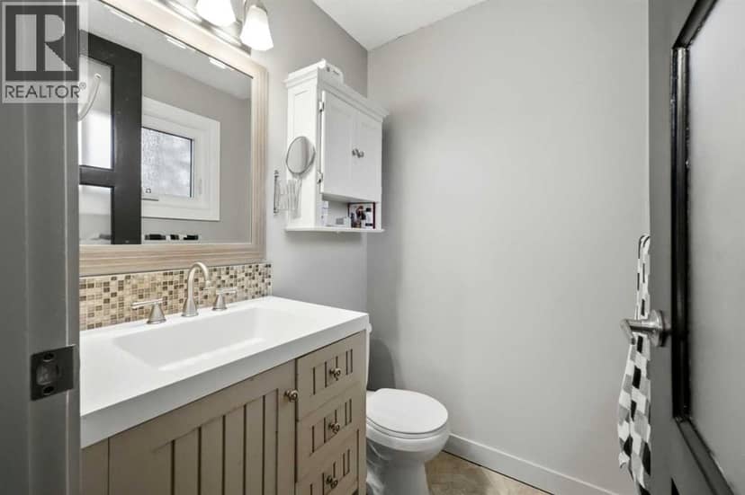 82 Baird Street — photo 11 of 30