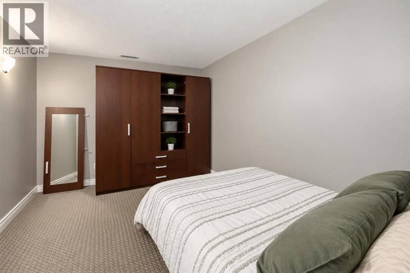 82 Baird Street — photo 16 of 30