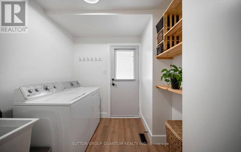 4071 Wheelwright Crescent — photo 16 of 37