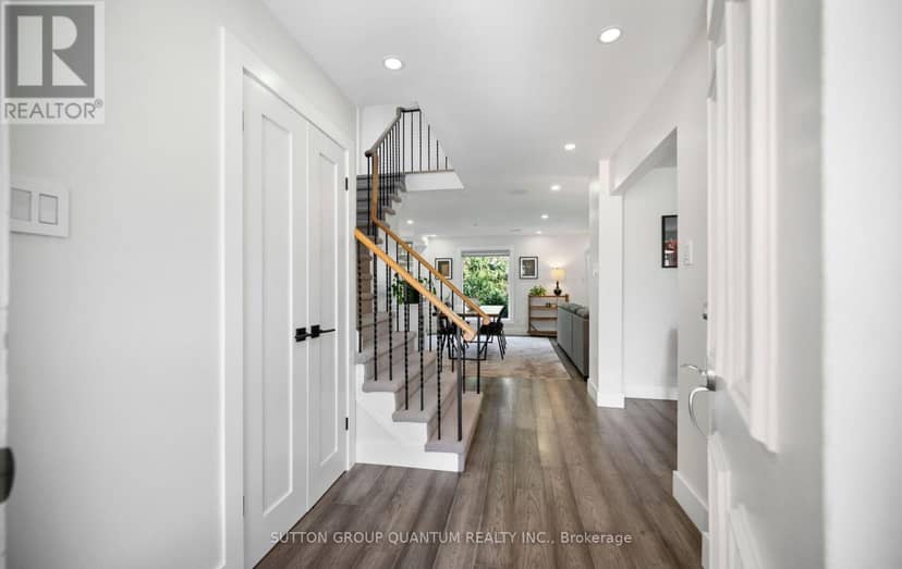 4071 Wheelwright Crescent — photo 4 of 37