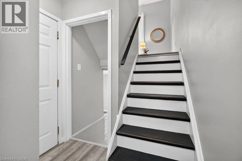 21 ROSEDALE Court — photo 14 of 40