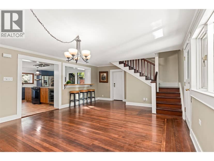 863 Coronado Crescent — photo 10 of 40