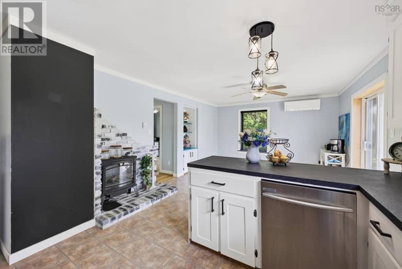 541 NORTH SALEM Road — photo 13 of 40