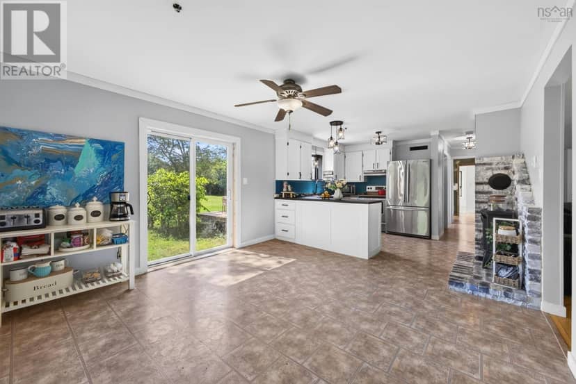 541 NORTH SALEM Road — photo 9 of 40