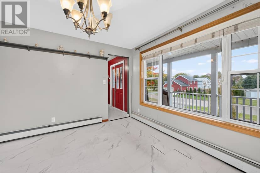 36 Bardmoor Crescent Crescent — photo 14 of 40