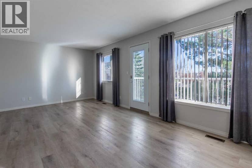 5, 5 Tartan Boulevard W — photo 11 of 36
