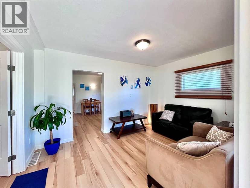 4630 51 Street — photo 24 of 40