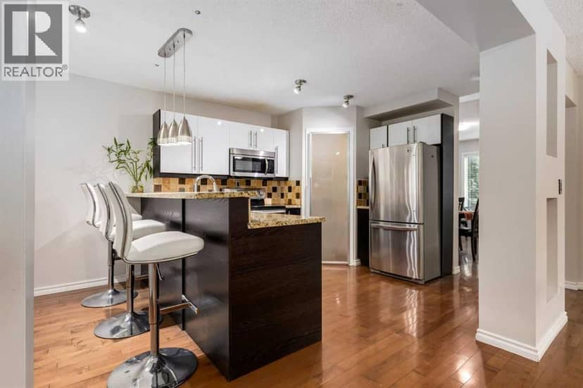 8, 2132 35 Avenue SW, Calgary, photo 2