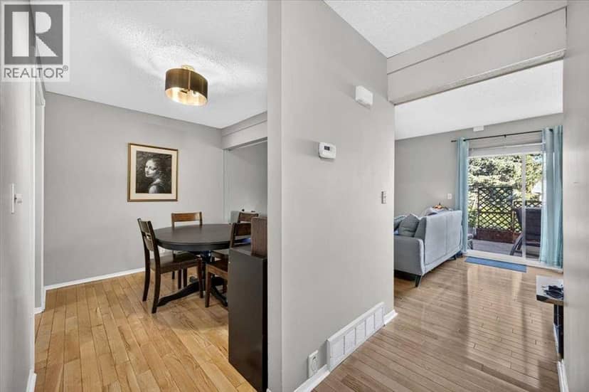 61, 4940 39 Avenue SW, Calgary, photo 3