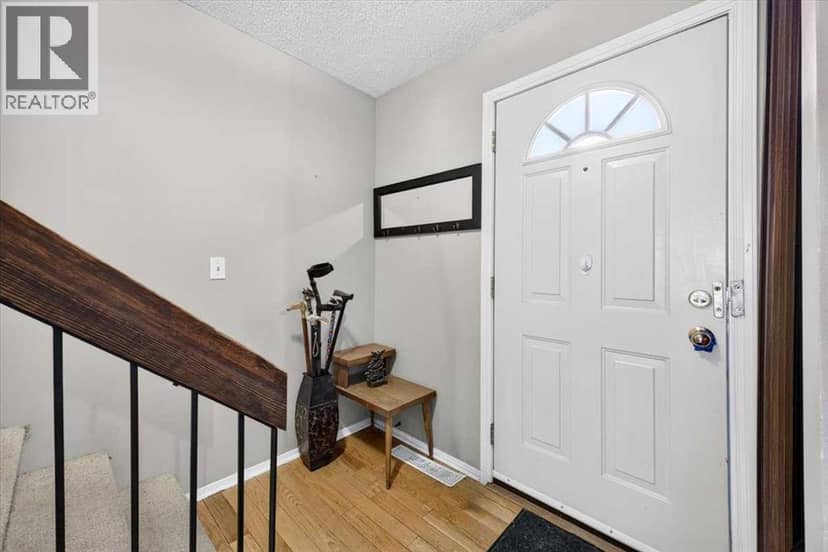 61, 4940 39 Avenue SW, Calgary, photo 2