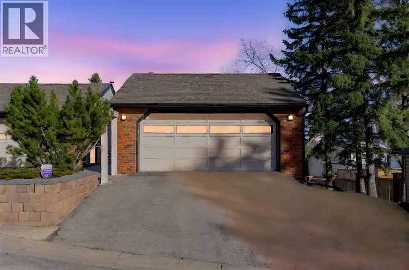 33, 448 Strathcona Drive SW, Calgary, photo 3