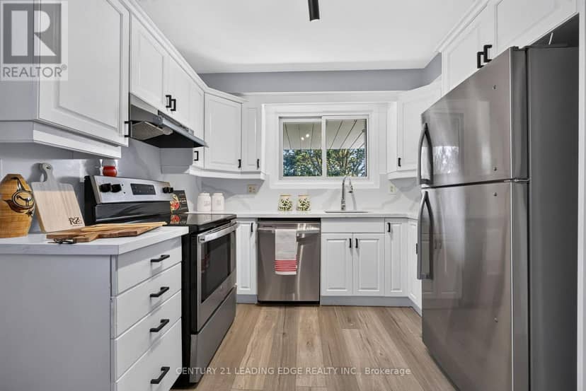 382 Fairlawn Street — photo 15 of 40