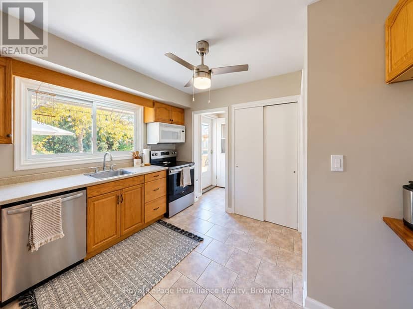 21 Lambert Drive — photo 10 of 28