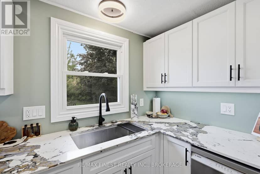91 Cambridge Crescent — photo 15 of 40