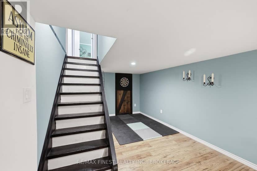 91 Cambridge Crescent — photo 28 of 40