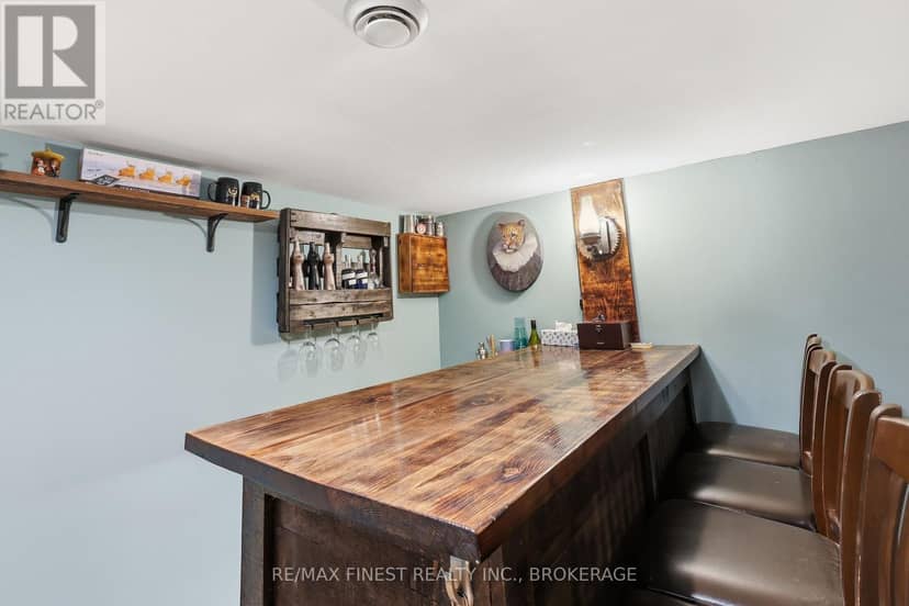 91 Cambridge Crescent — photo 30 of 40