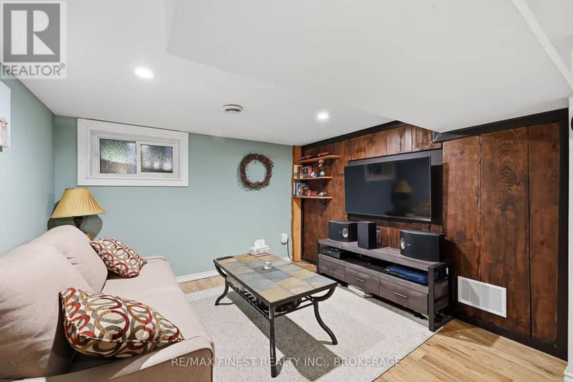 91 Cambridge Crescent — photo 31 of 40