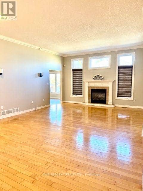 25 Falconridge Court, St. Thomas, photo 2