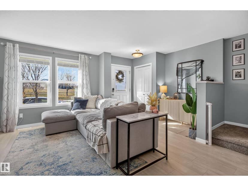 1047 Paisley Dr SW, Edmonton, photo 4