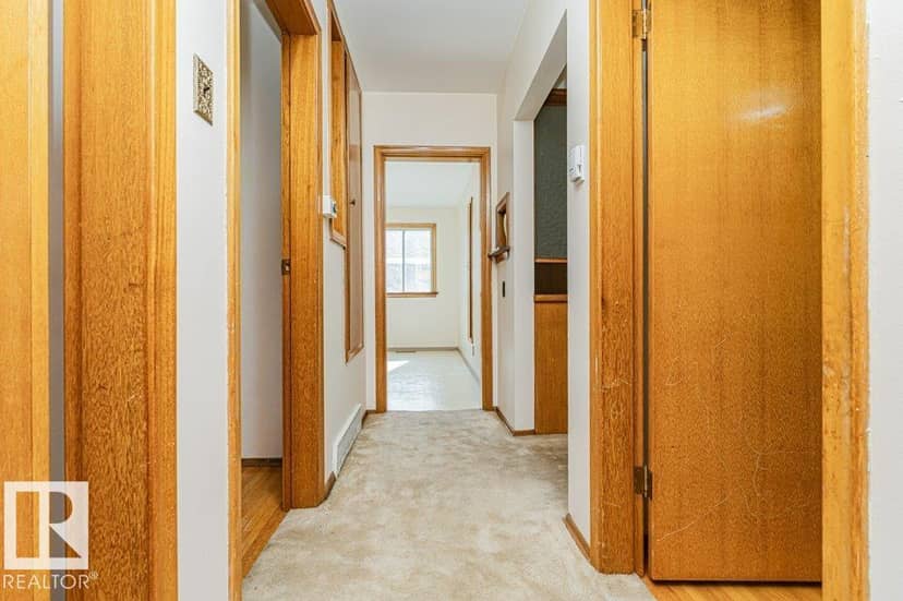 10509 77 ST NW — photo 19 of 40