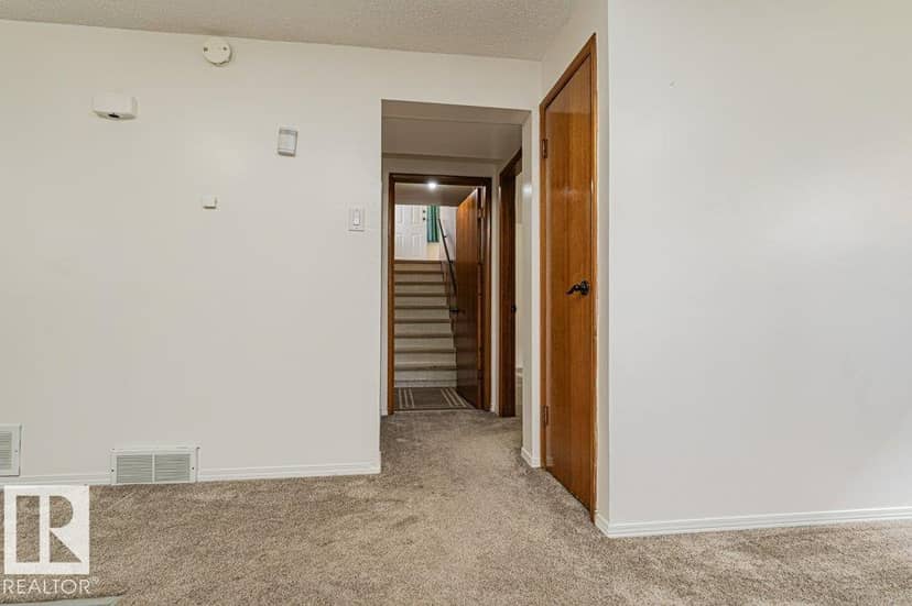10509 77 ST NW — photo 29 of 40