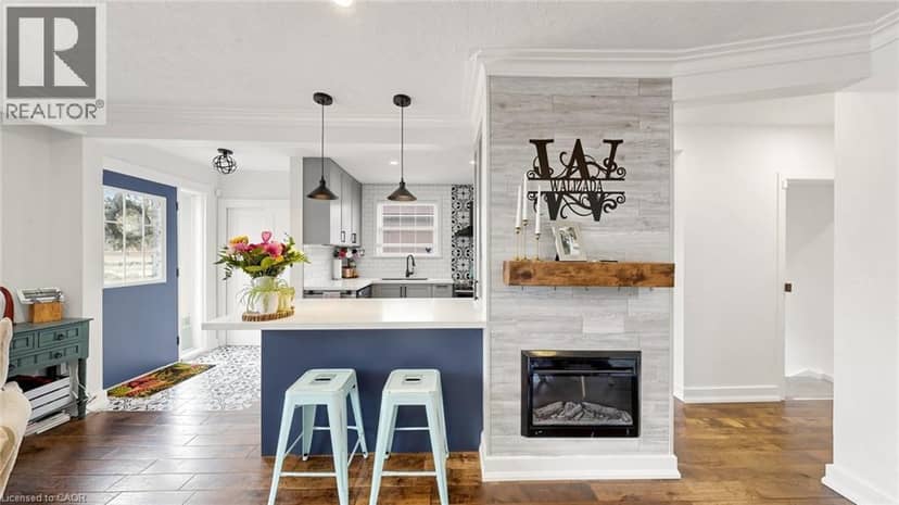 33 NEAPOLITAN Drive — photo 13 of 40