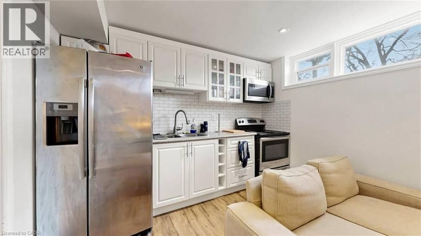 33 NEAPOLITAN Drive — photo 39 of 40