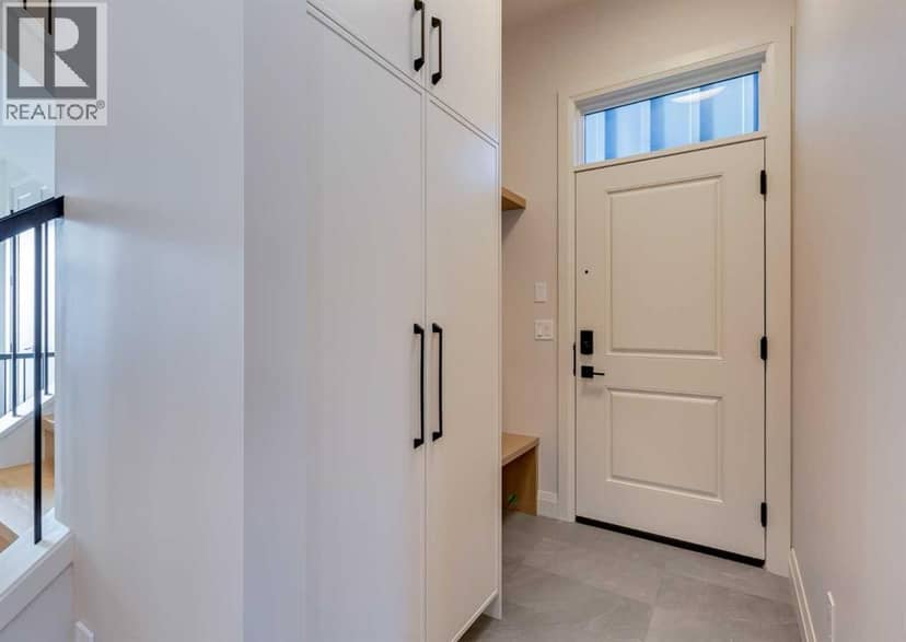 70A Montrose Crescent NE — photo 27 of 40