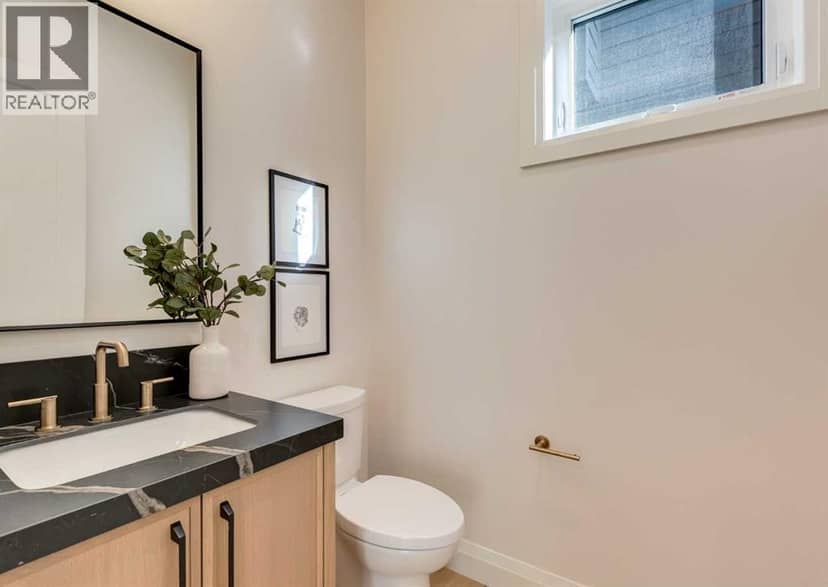 70A Montrose Crescent NE — photo 26 of 40