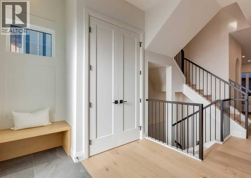 70A Montrose Crescent NE — photo 13 of 40