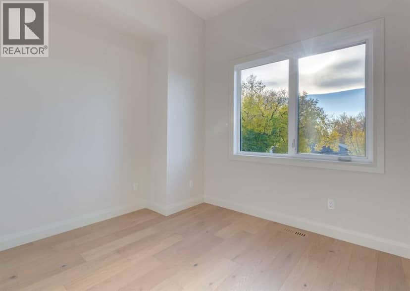 70A Montrose Crescent NE — photo 37 of 40