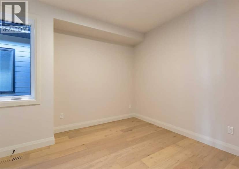 70A Montrose Crescent NE — photo 35 of 40
