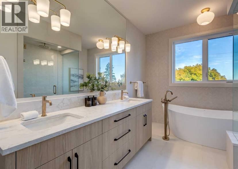 70A Montrose Crescent NE — photo 33 of 40
