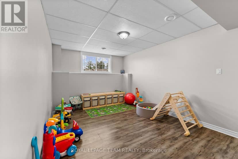 9 Terrance Drive — photo 25 of 40