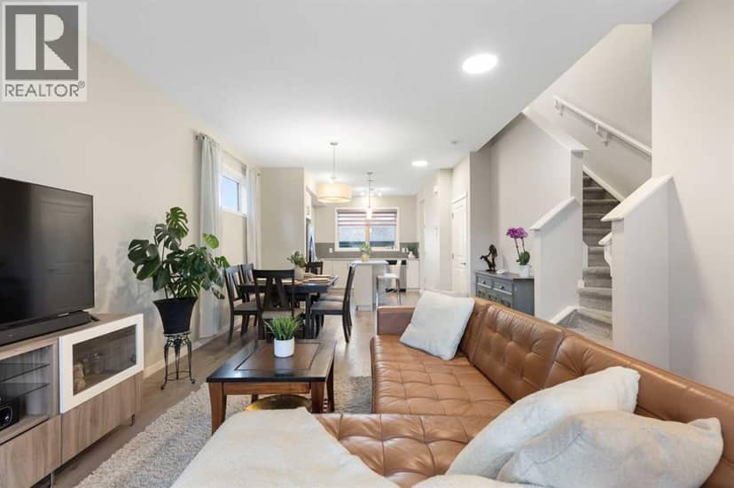 1021 Mahogany Boulevard SE — photo 10 of 40