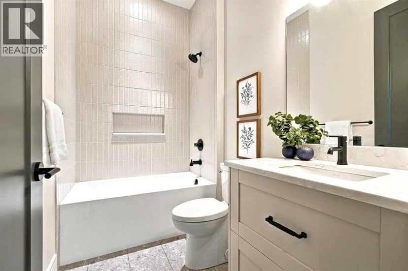 2920 Toronto Crescent NW — photo 16 of 40
