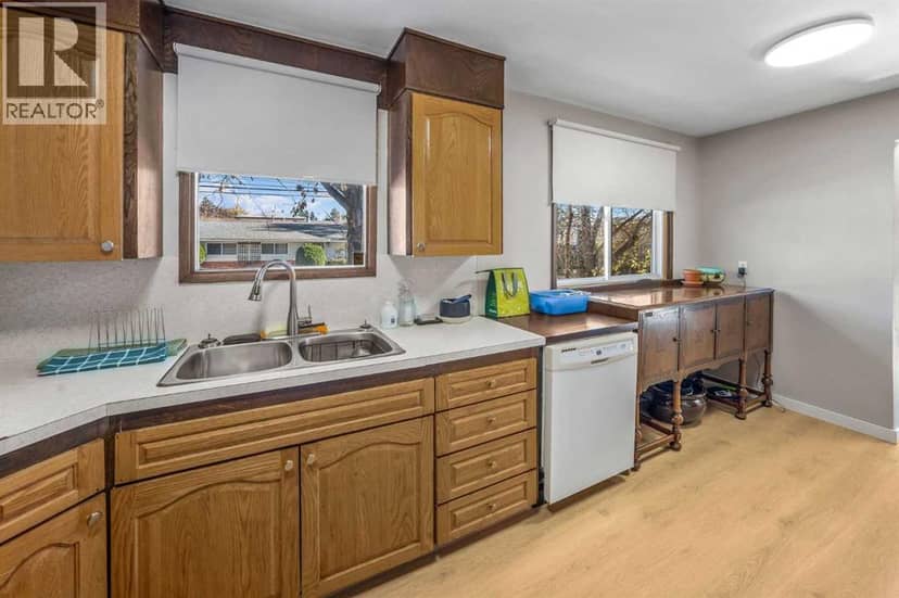 2658 11 Avenue SE, Calgary, photo 7